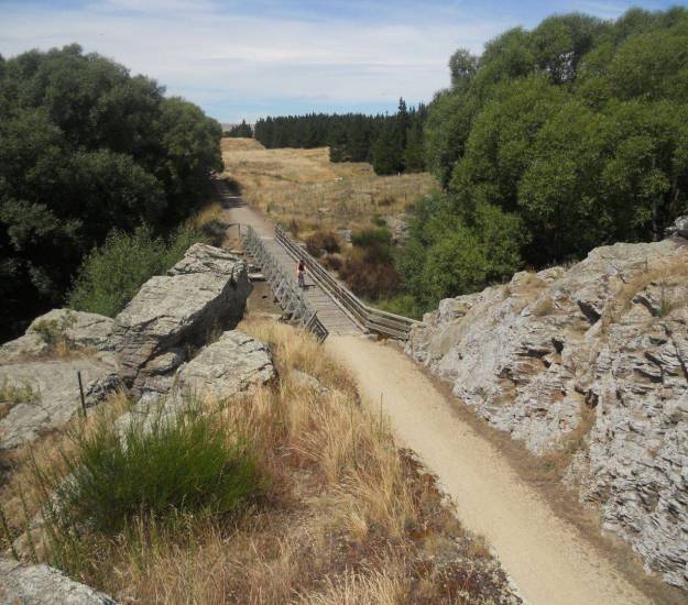 Cycling the Rail Trail | Schist Rock |Accommodation |Central Otago Rail Trail